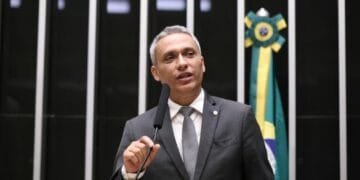 Comissão de Segurança Pública da Câmara aprova convocação de Ministro da Justiça por abordagem da PF a cidadão por faixa ‘ladrão’ próximo a evento de Lula