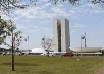 CNI mobiliza Congresso para ampliar debate sobre redução da jornada de trabalho