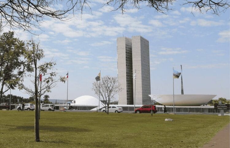 CNI mobiliza Congresso para ampliar debate sobre redução da jornada de trabalho