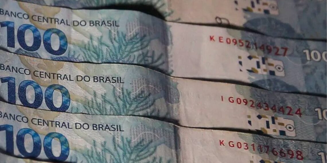 Sem compensação, nova faixa de isenção do Imposto de Renda afeta serviços essenciais, como saúde e educação, dizem especialistas