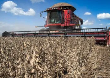 Retração no mercado de máquinas mostra cenário preocupante para o agro