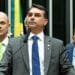 Após articulação de Flávio Bolsonaro, EUA anunciam medida contra PCC e Comando Vermelho e senador comemora