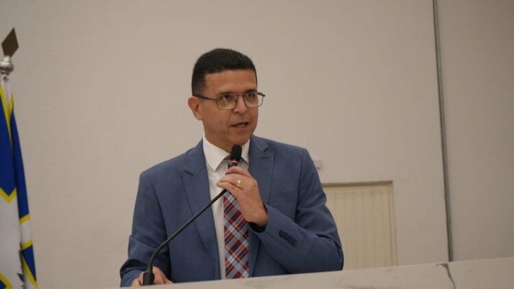 “Queremos evitar transtornos”: projeto de Wederson Lopes propõe novo horário para obras em vias movimentadas de Anápolis