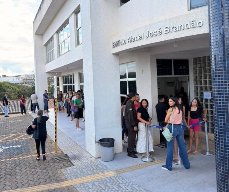 Prazo para tirar ou regularizar título de eleitor termina nesta quarta-feira