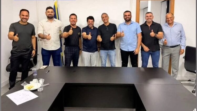 Após articulação de Márcio Corrêa, cinco prefeitos declaram apoio a Gustavo Gayer ao Senado