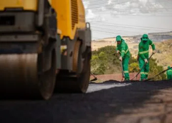 Recapeamento na Avenida Professor Benvindo Machado provoca interdição no trânsito neste sábado (23)