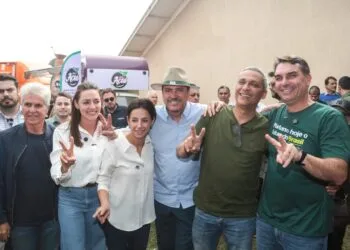 O que Wilder Morais e Flávio Bolsonaro fizeram juntos na maior feira do agro do país chama atenção para 2026