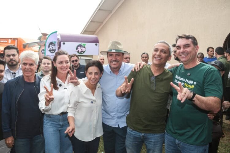 O que Wilder Morais e Flávio Bolsonaro fizeram juntos na maior feira do agro do país chama atenção para 2026