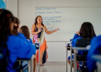 Anápolis reforça acompanhamento de alunos em vulnerabilidade social para combater desigualdades na aprendizagem e evasão escolar