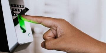 PEC do fim da escala 6×1 mantém horas extras, mas pode limitar ampliação da carga de trabalho
