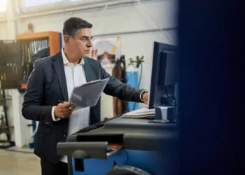 Setor industrial pede mais tempo para adaptação à jornada de 40 horas semanais