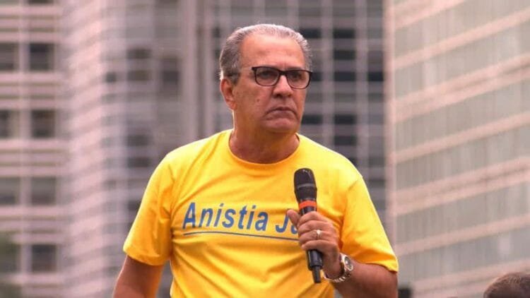 “PT não tem moral para acusar ninguém”, diz Malafaia ao defender Flávio Bolsonaro