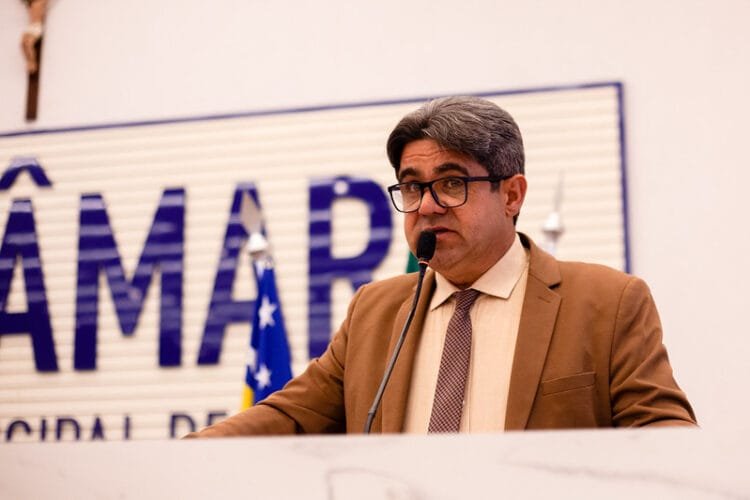 “Vão esperar mais alguém morrer?”, questiona Elias do Nana após cachorro ser eletrocutado por fio solto em Anápolis