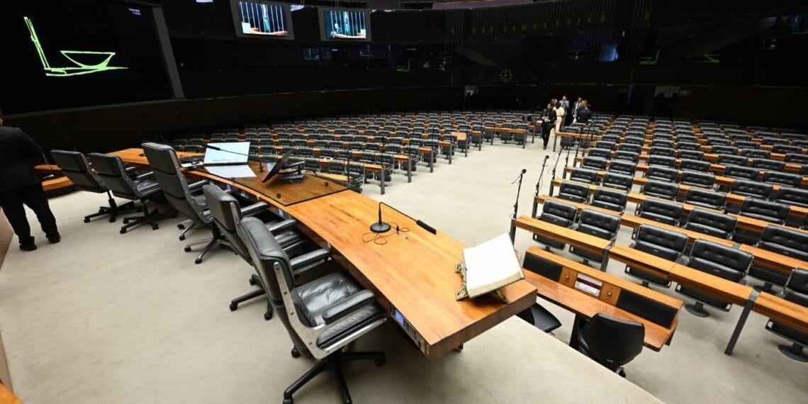 Com “feriado duplo”, Congresso Nacional terá semana esvaziada