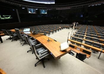 Com “feriado duplo”, Congresso Nacional terá semana esvaziada