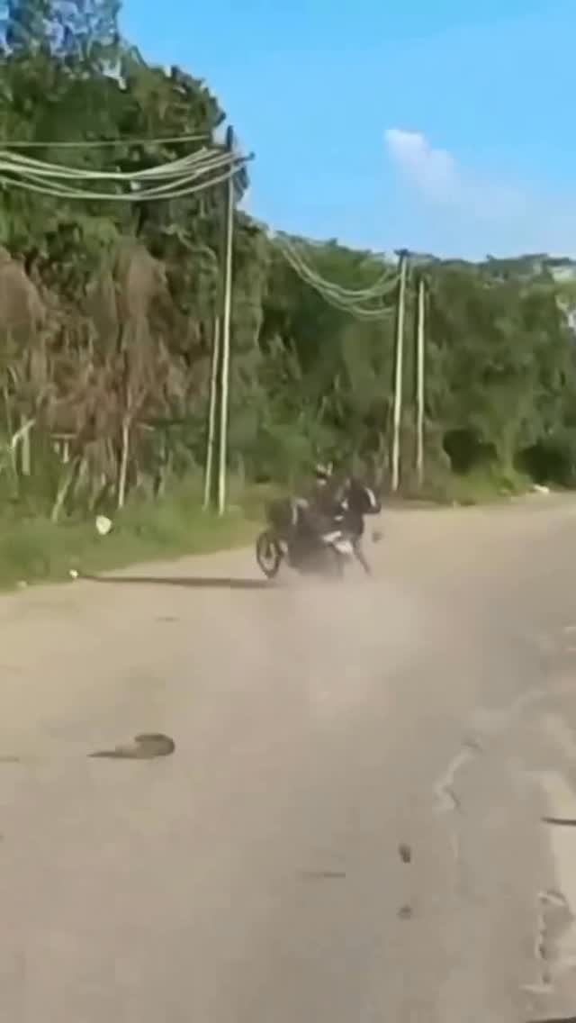 Perseguição na BR-040 termina com queda de motocicleta e prisão de dois suspeitos no Rio de Janeiro