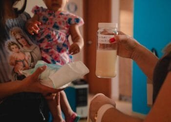 Rota do Leite Humano leva coleta domiciliar e amplia apoio às mães em Anápolis