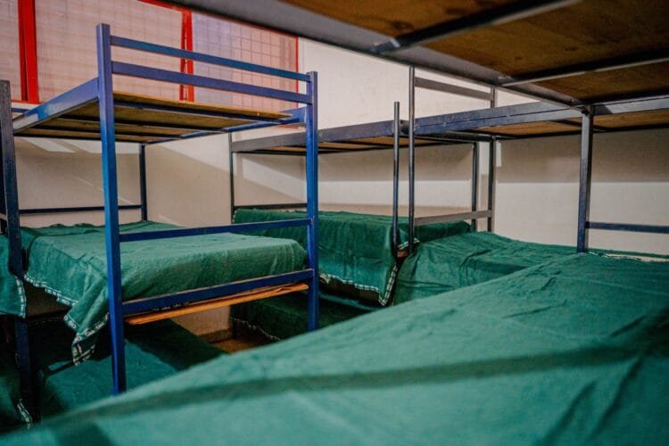 Prefeitura de Anápolis abre centro de acolhimento temporário para pessoas em situação de rua durante o inverno