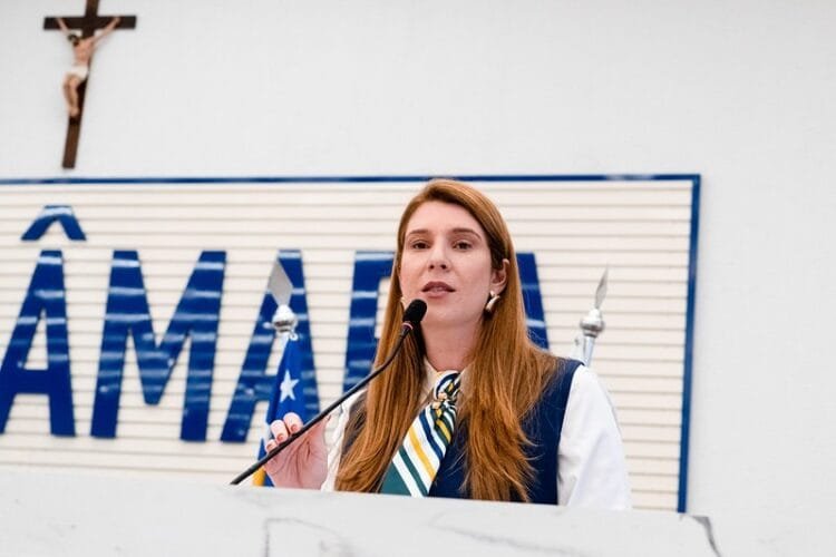 Andreia Rezende anuncia prorrogação da validade do Concurso Público da Câmara Municipal