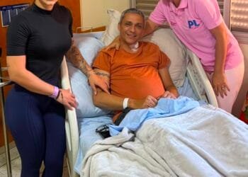 Michelle Bolsonaro visita Gustavo Gayer no hospital e faz oração pela recuperação do deputado
