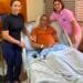 Michelle Bolsonaro visita Gustavo Gayer no hospital e faz oração pela recuperação do deputado