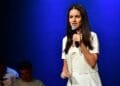 “Que os filhos honrem seus pais”: Carla Corrêa faz apelo emocionante sobre abandono de idosos em Anápolis