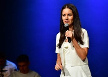 “Que os filhos honrem seus pais”: Carla Corrêa faz apelo emocionante sobre abandono de idosos em Anápolis