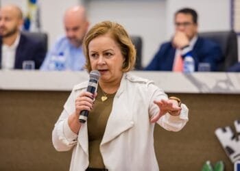 “Não houve nenhuma mudança contratual”, afirma Jaqueline Rocha ao garantir continuidade dos atendimentos cardiovasculares em Anápolis