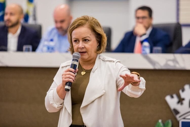 “Não houve nenhuma mudança contratual”, afirma Jaqueline Rocha ao garantir continuidade dos atendimentos cardiovasculares em Anápolis