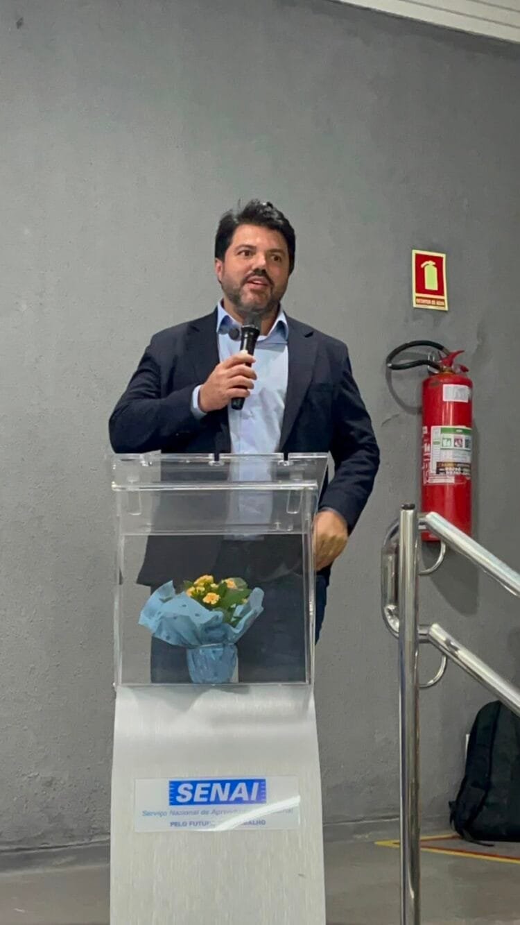 “O maior ganho dessa noite não foi o diploma”, diz Márcio Corrêa