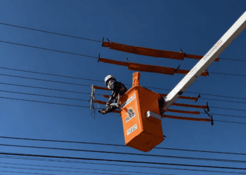 Equatorial Goiás faz alerta sobre riscos de pipas na rede elétrica e reforça regras para prática segura