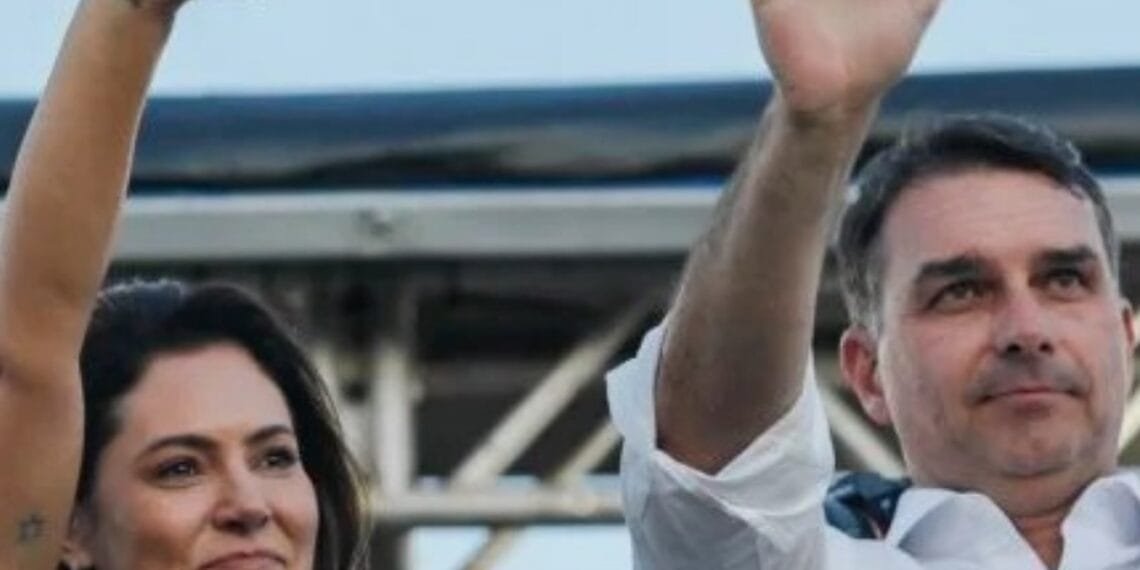 Michelle e Flávio Bolsonaro viram a página e anunciam união em nome de Jair Bolsonaro