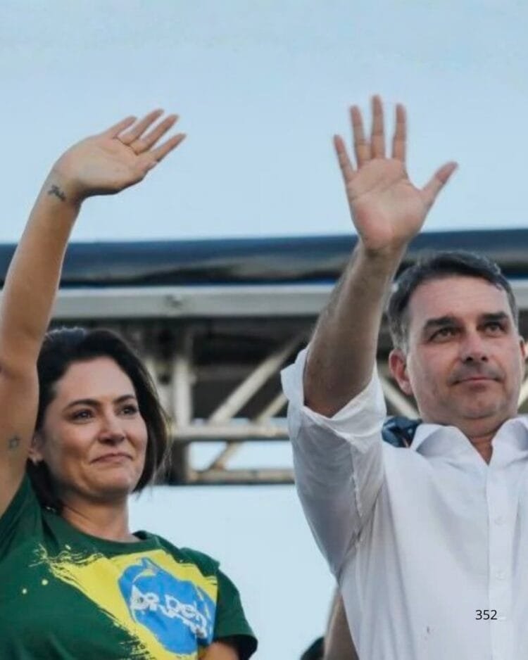 Michelle e Flávio Bolsonaro viram a página e anunciam união em nome de Jair Bolsonaro