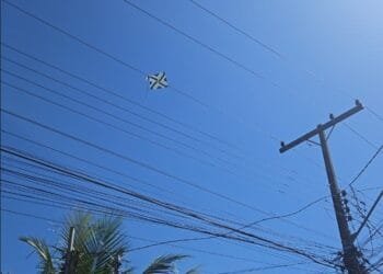 Mais de mil ocorrências em um ano: por que a brincadeira com pipas preocupa a rede elétrica em Goiás?