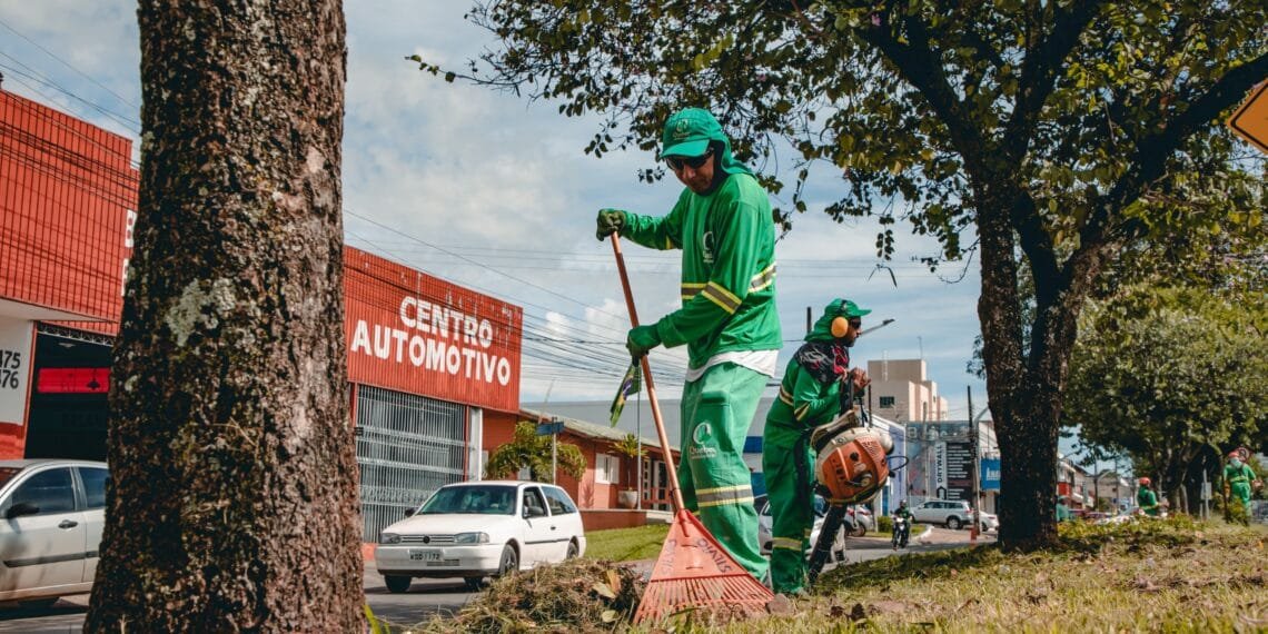 Prefeitura realiza serviços de manutenção urbana em diferentes regiões de Anápolis nesta sexta (03)