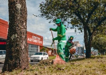 Prefeitura realiza serviços de manutenção urbana em diferentes regiões de Anápolis nesta sexta (03)