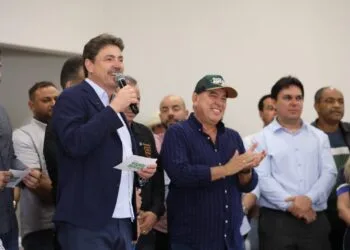 Em Anápolis, Wilder Morais amplia apoio aos municípios com entrega de máquinas e implementos