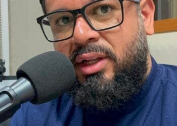 “Ainda não encontraram os R$ 50 bilhões”, diz Helom Guimarães ao cobrar transparência no caso Banco Master