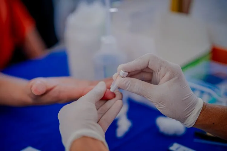 Julho Amarelo: Prefeitura intensifica ações de prevenção às hepatites virais com testes rápidos e vacinação