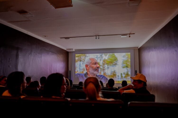 Projeto Quinta no Cinema exibe curta sobre criatividade e transformação nesta quinta-feira (23)