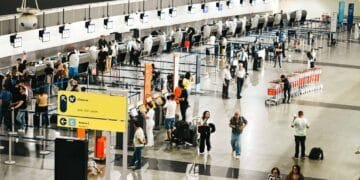 Número de goianos que deixam o Brasil cresce 202% em três anos e acende alerta sobre nova tendência migratória