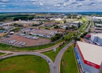 “Nosso compromisso é preparar profissionais para ocupar as vagas da indústria farmacêutica de Anápolis”, afirma coordenadora da FAMA Educação