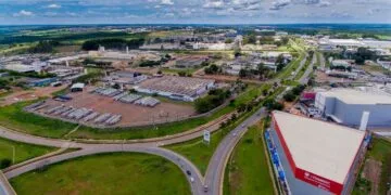 “Nosso compromisso é preparar profissionais para ocupar as vagas da indústria farmacêutica de Anápolis”, afirma coordenadora da FAMA Educação