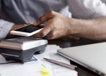Falta de controle financeiro em tempo real atinge 12,6 milhões de empresas no Brasil