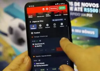 Após governo limitar publicidade, especialistas defendem proibição das bets no Brasil