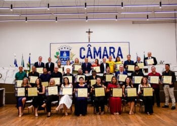 Câmara de Anápolis homenageia 30 empresários e gestores por contribuição ao desenvolvimento da cidade