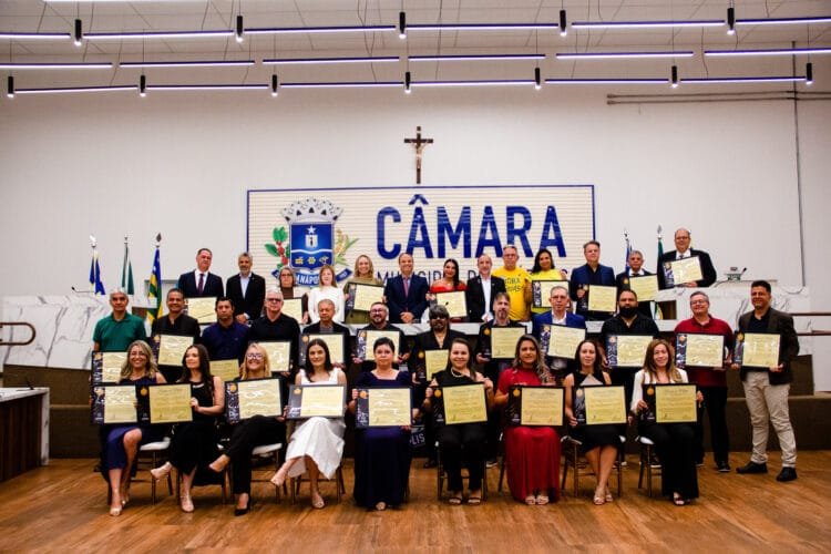 Câmara de Anápolis homenageia 30 empresários e gestores por contribuição ao desenvolvimento da cidade