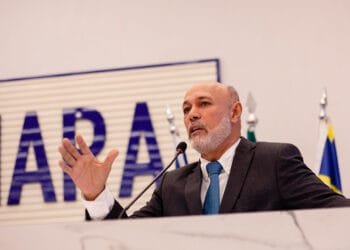 “Daniel Vilela não tem que provar nada”: Jakson Charles defende governador após ausência em debate
