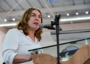 Fátima Gavioli relembra crise na educação e destaca transformação da rede estadual em Goiás