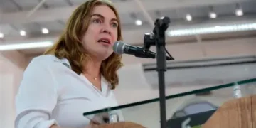 Fátima Gavioli relembra crise na educação e destaca transformação da rede estadual em Goiás